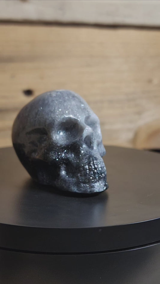 Small resin skull glow